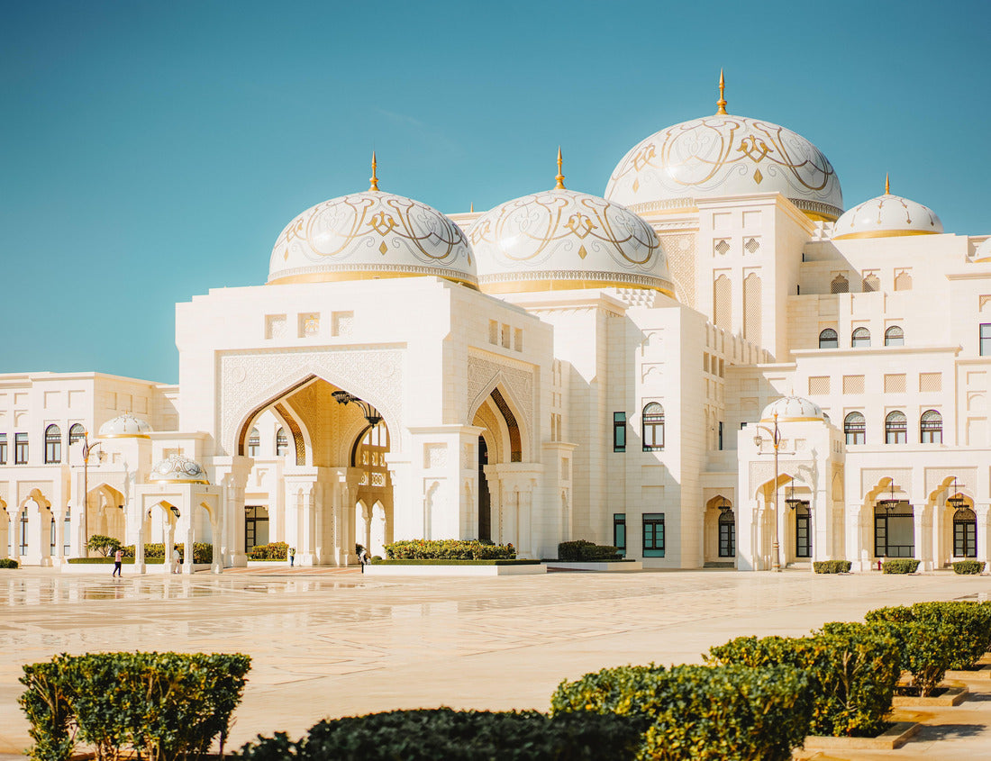 The famous historic Qasr Al Watan, a historic palace in Abu Dhabi, United Arab Emirates 1000pc Puzzle