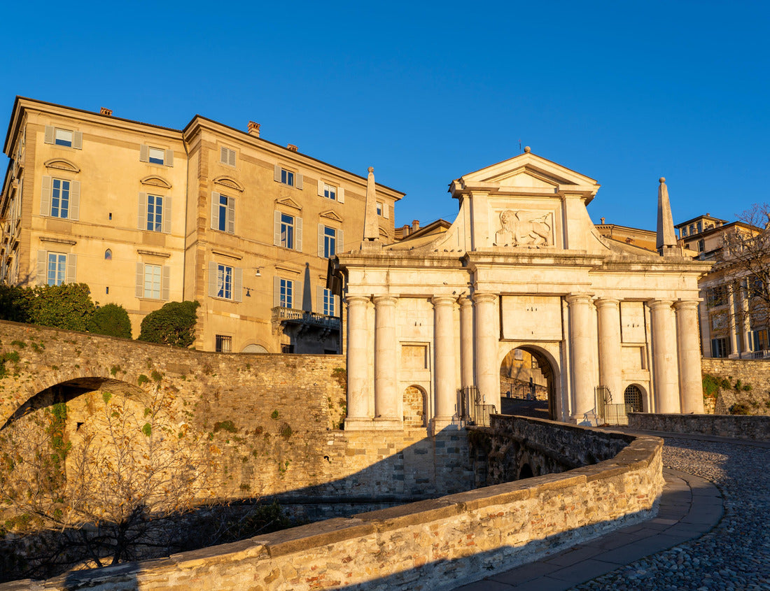 Noah Jigsaw Puzzle Bergamo, Italy. The old town. One of the most beautiful cities in Italy. Landscape at the old gate Porta San Giacomo at sunrise 1000 pieces