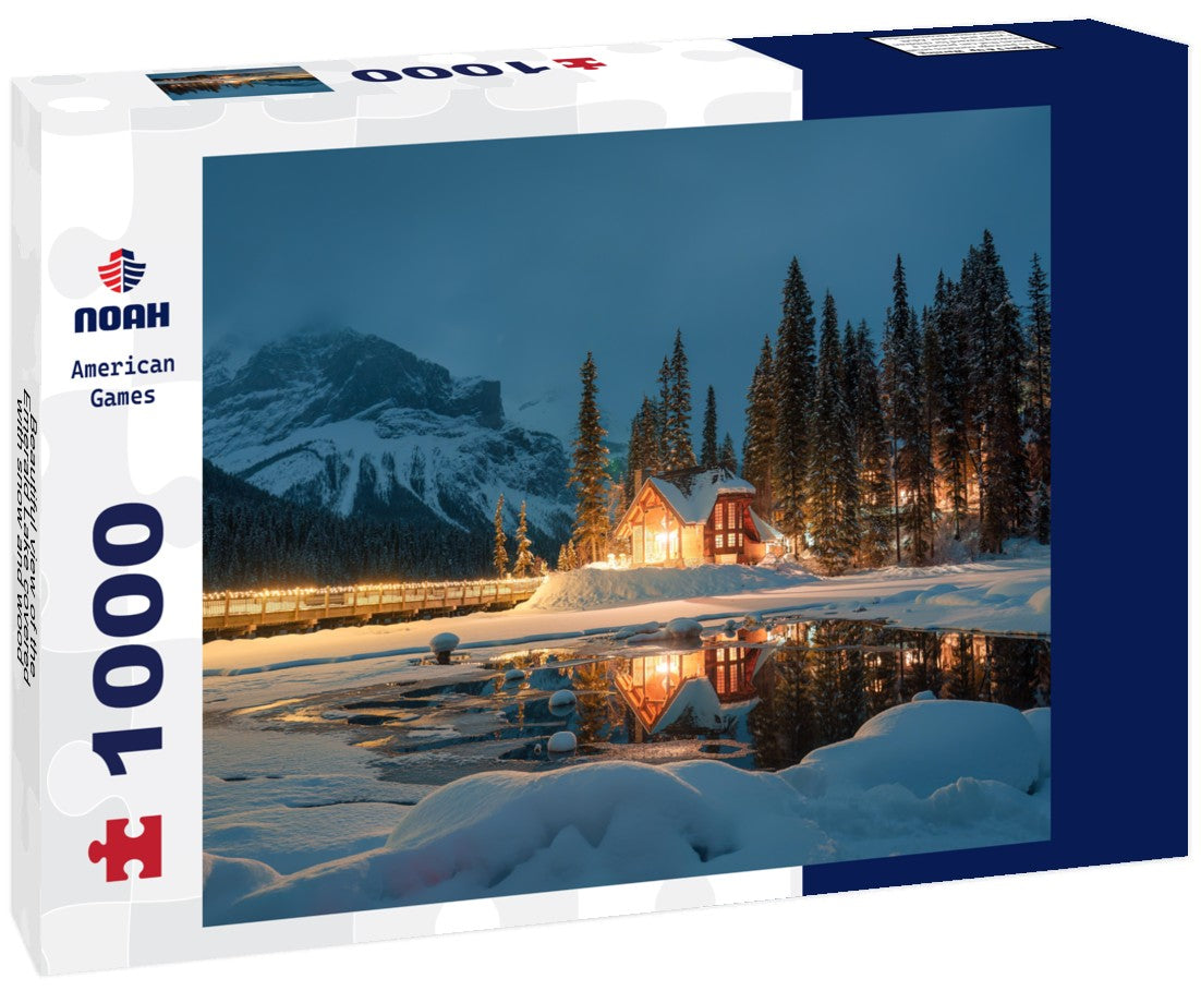 Noah Jigsaw Puzzle Beautiful view of the Emerald Lake covered with snow and wood 1000 pieces