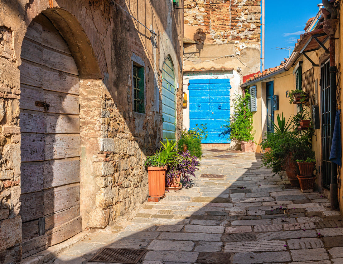 Noah Jigsaw Puzzle Beautiful sight in the village of Campiglia Marittima, on a sunny summer afternoon. In the province of Livorno, in the Tuscany region of Italy 1000 pieces