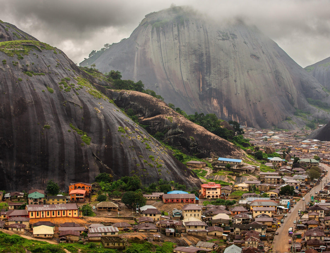 Noah Jigsaw Puzzle Idanre Hill, an awesome and beautiful natural landscapes in Nigeria. The people of Idanre lived on these massive rocks for over a hundred year. Just under 30 kilometers southwest of Akure, Ondo State 1000 pieces