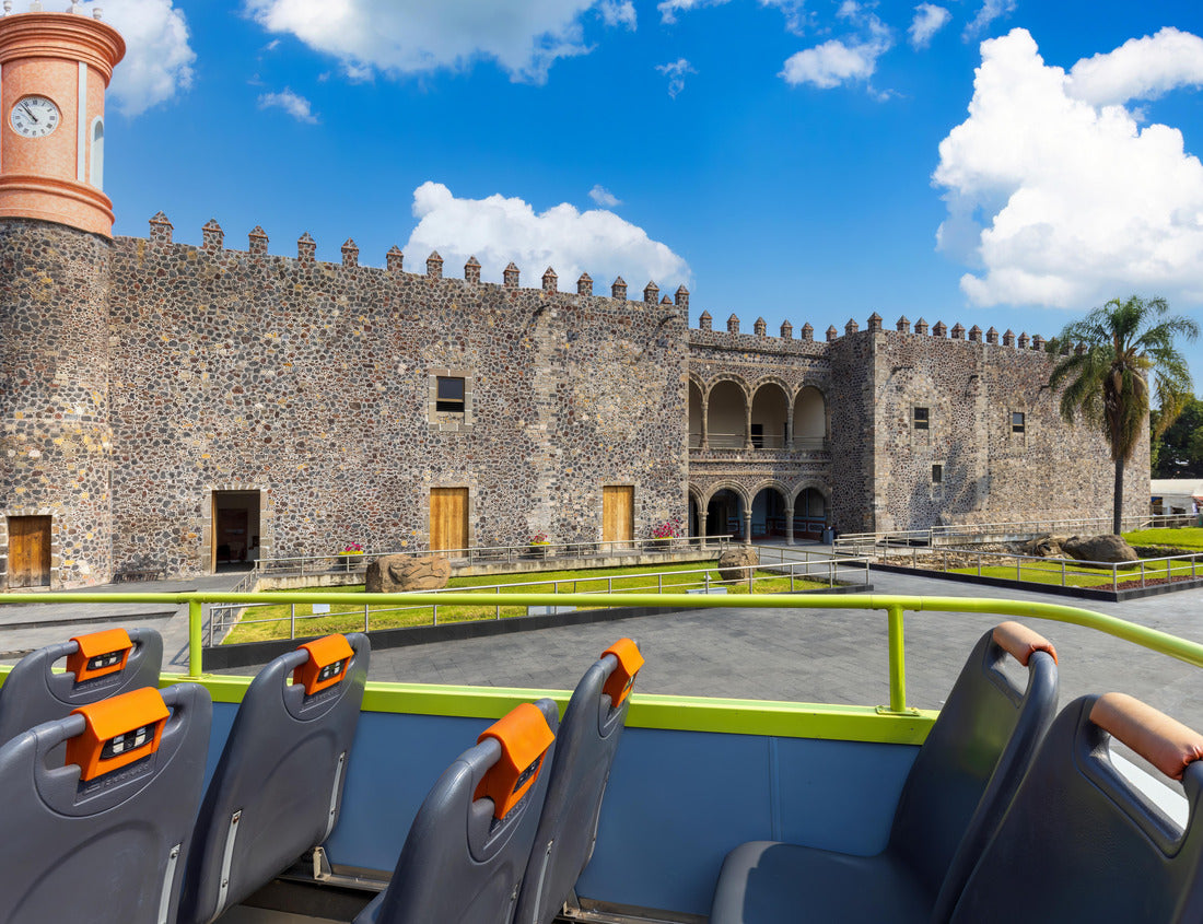 Spacious colonial architecture of the streets of Cuernavaca in the historic center of Mexico 1000pc Puzzle