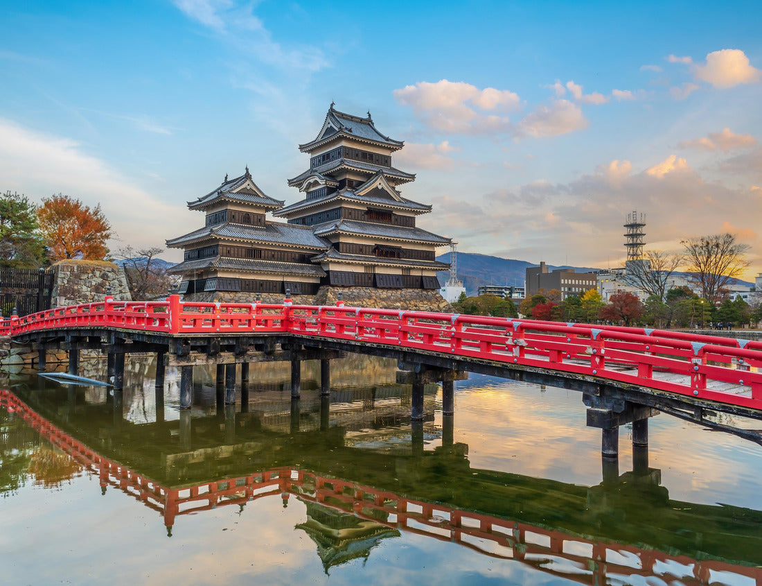 Noah Jigsaw Puzzle Matsumoto Nagano Japan, city skyline at Matsumoto Castle with autumn foliage season at sunset 1000 pieces