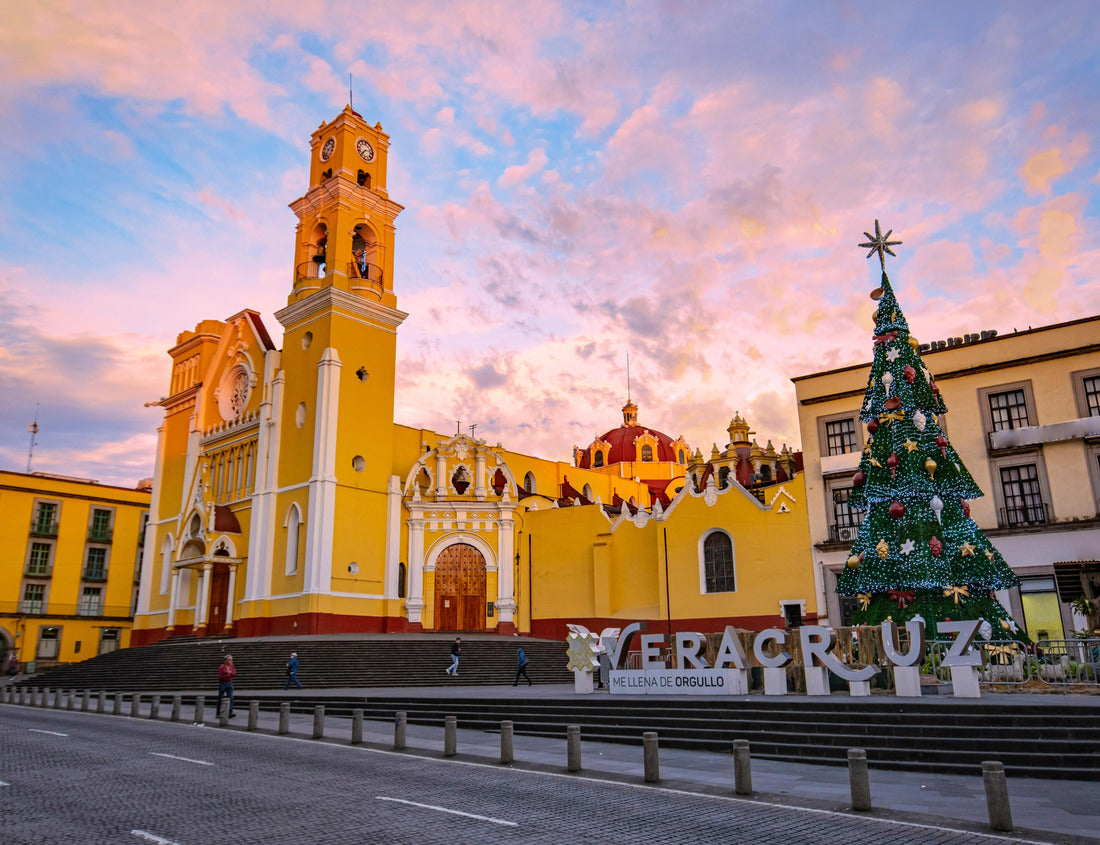 the Metropolitan Cathedral of the Immaculate Conception in the center of the city of Xalapa with a beautiful orange sunrise in the background 1000pc Puzzle
