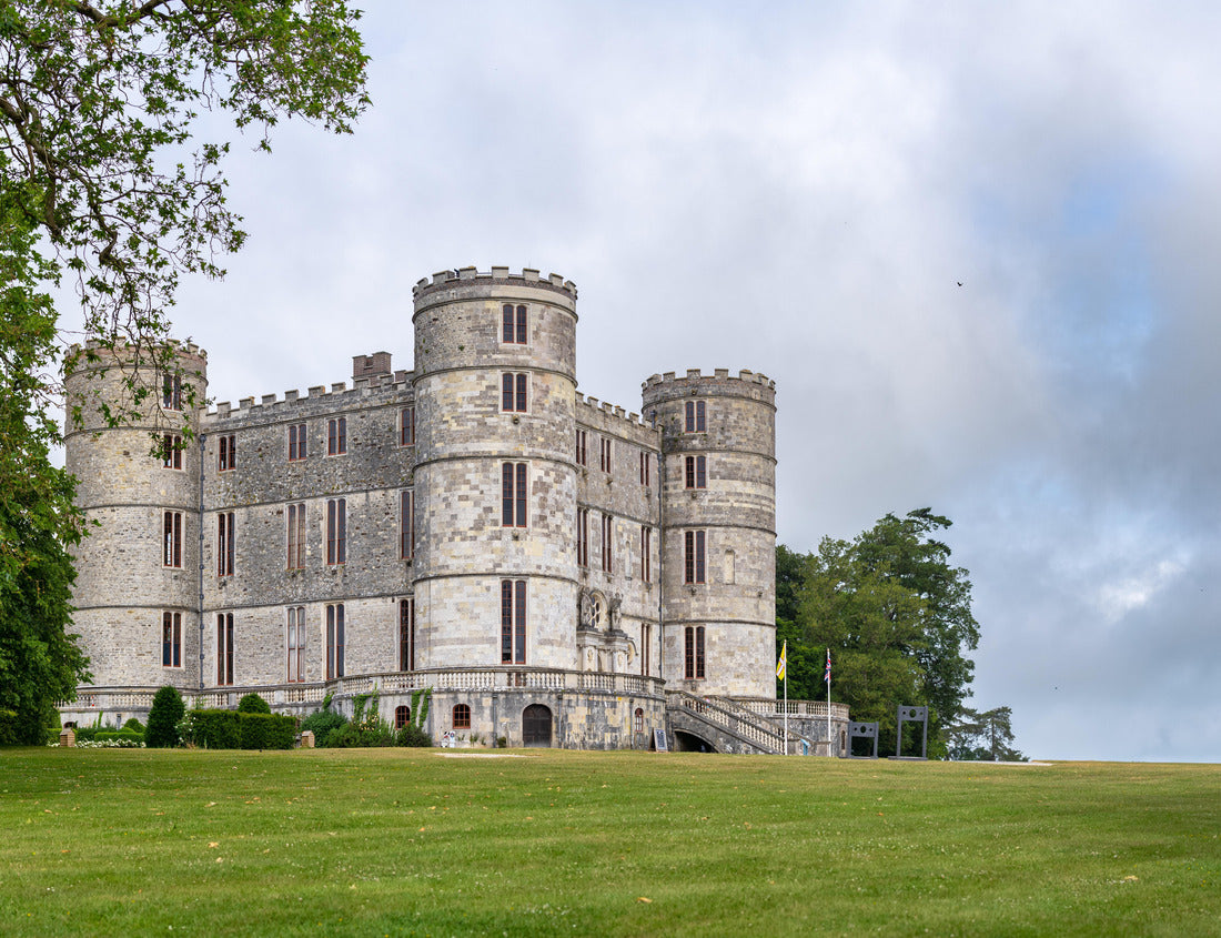 The historic, 17th century hunting lodge, Lulworth Castle. Dorset, UK 1000pc Puzzle
