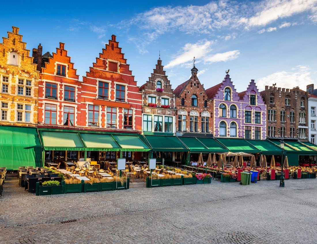 Noah Jigsaw Puzzle Bruges is full of picturesque canals, medieval buildings and cobblestone streets. This breathtaking image shows the iconic landmarks of Bruges, including the majestic Belfry 1000 pieces