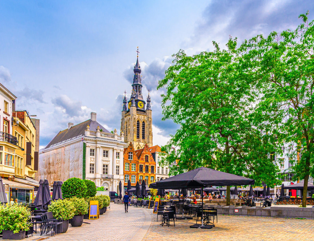 Noah Jigsaw Puzzle Cityscape Kortrijk, Grote Markt Courtrai Central Market Square, Saint Martin's Church, street restaurant, old buildings in the historic city center, old town Kortrijk, West Flanders Province, Belgium 1000 pieces