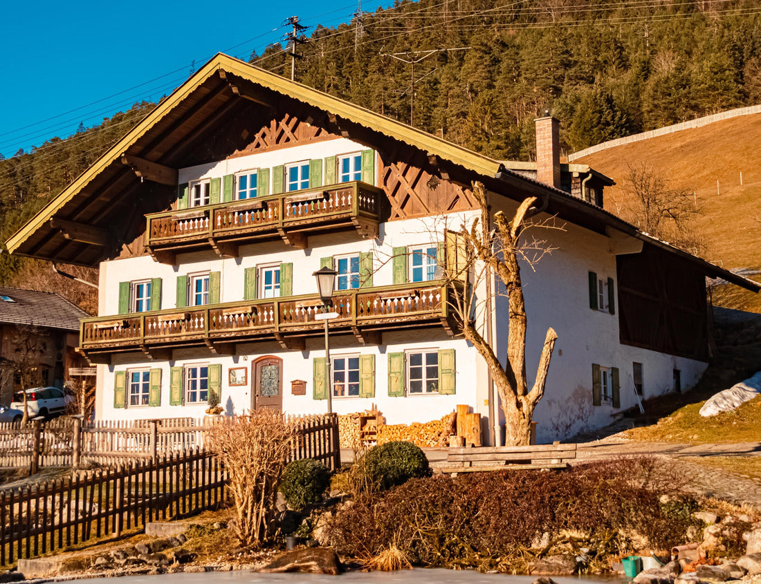 Old buildings on a sunny winter's day in Wallgau, Garmisch-Partenkirchen, Werdenfelser Land, Bavaria, Germany 1000pc Puzzle