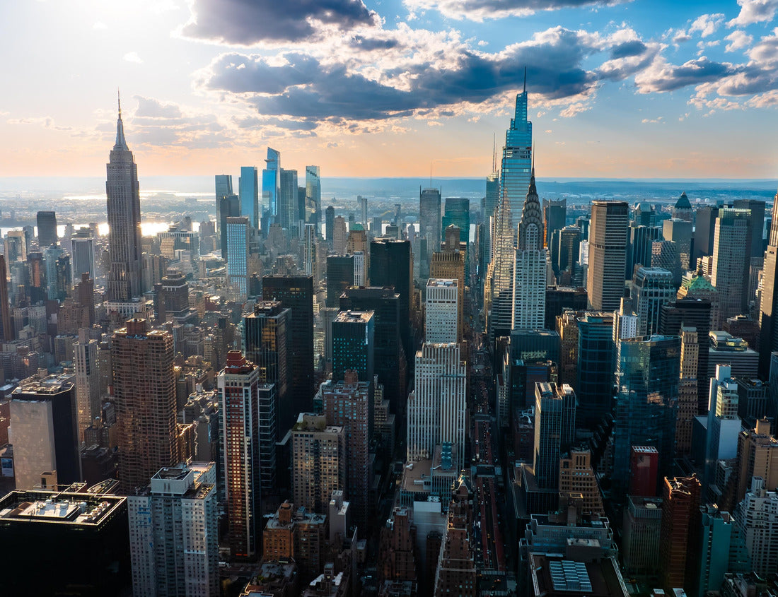 Skyline of modern New York, the USA. Majestic skyscrapers on the waterfront under the cloudy sky at daytime 1000pc Puzzle