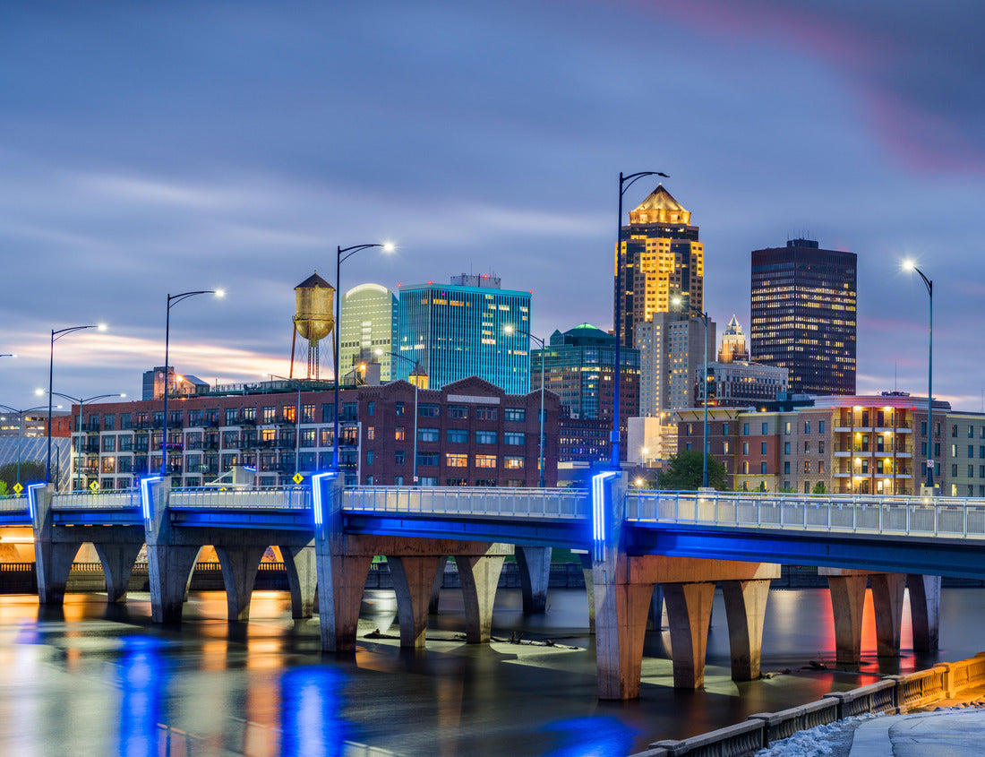 Noah Jigsaw Puzzle Des Moines, Iowa, USA downtown cityscape on the river at twilight 1000 pieces