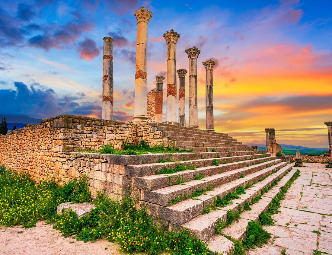 Volubilis, Morocco: Capitoline temple in the sunset lights. Historical city of Roman Mauretania, North Africa travel destination 1000pc Puzzle