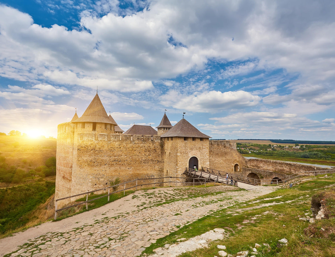 Noah Jigsaw Puzzle Ancient fortress in Khotyn in morning sun with mist, West Ukraine. Majestic fortification on the banks of the Dniester River, one of the most famous and largest castles in Ukraine 1000 pieces
