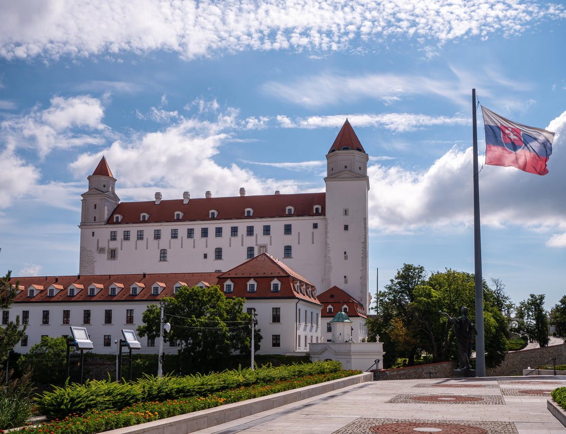 Noah Jigsaw Puzzle Bratislava, Slovakia. Bratislava Castle is built on a hill above the old town. Popular tourist destination. The flag of the Slovak Republic flies in front of the castle 1000 pieces