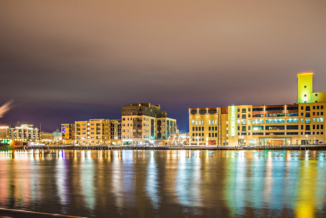 Noah Jigsaw Puzzle Green Bay Wisconsin skyline at night 2000 pieces