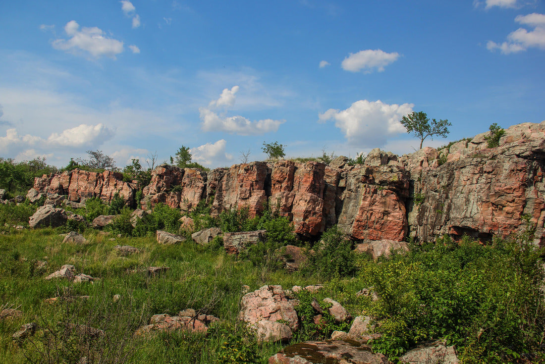 Noah Jigsaw Puzzle Sioux Quartzite rock outcrop at Pipestone National Monument 2000 pieces