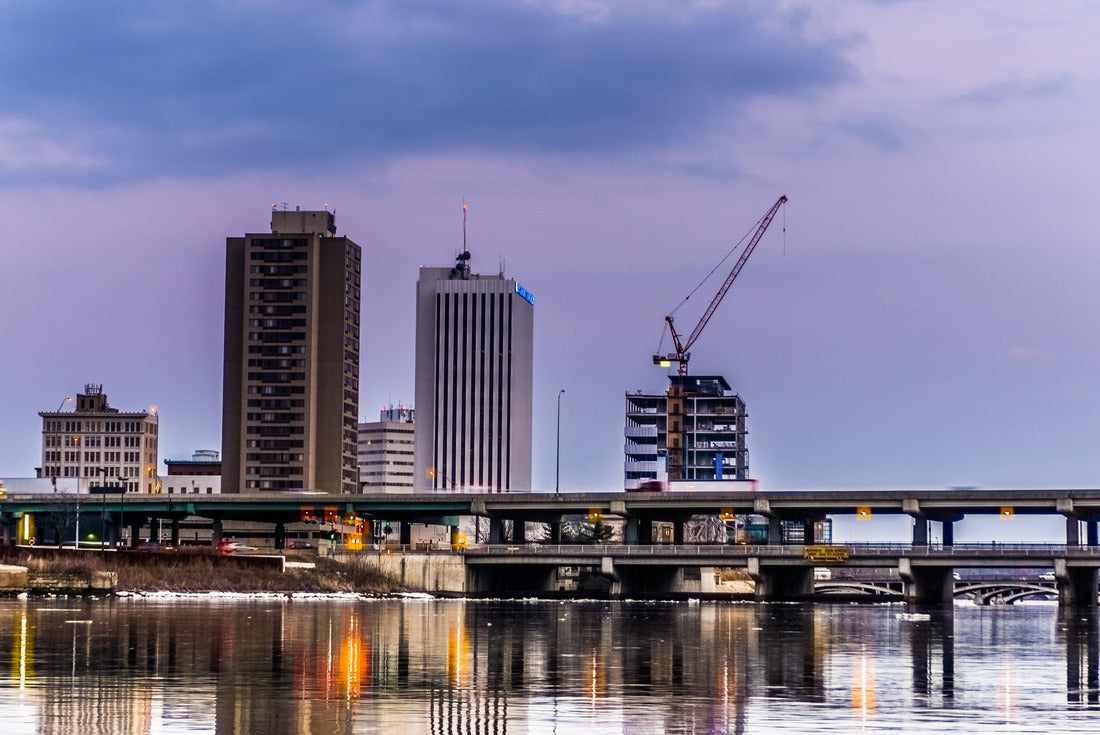Noah Jigsaw Puzzle Cedar Rapids skyline with water 2000 pieces