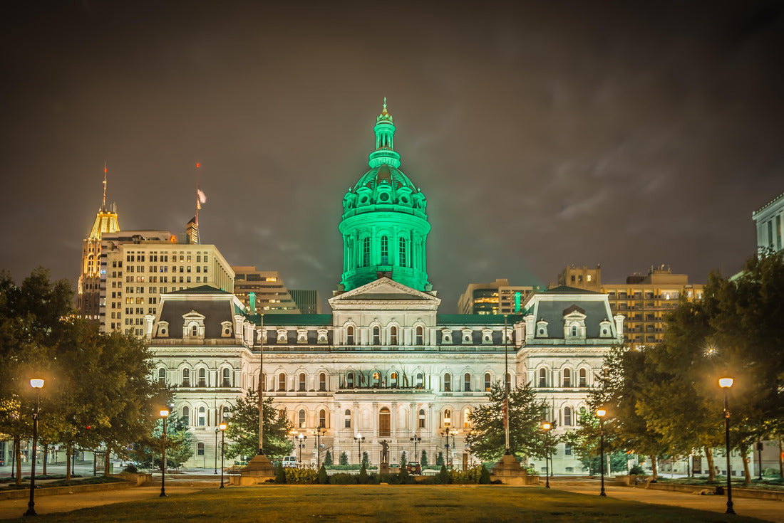 Noah Jigsaw Puzzle City Hall at night, in downtown Baltimore, Maryland 2000 pieces