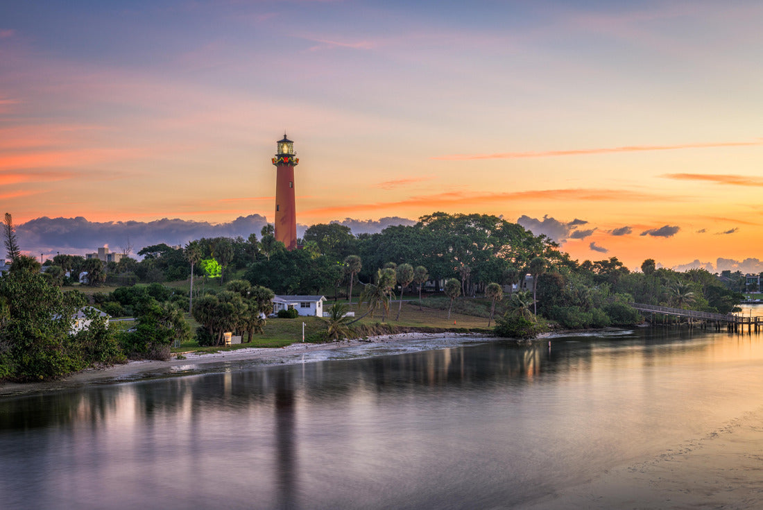Noah Jigsaw Puzzle Jupiter, Florida, USA at Jupiter Inlet Light at dawn 2000 pieces