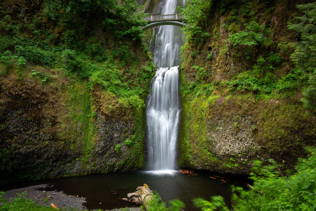 Multnomah Falls in Columbia River Gorge, Oregon, USA 2000pc Puzzle