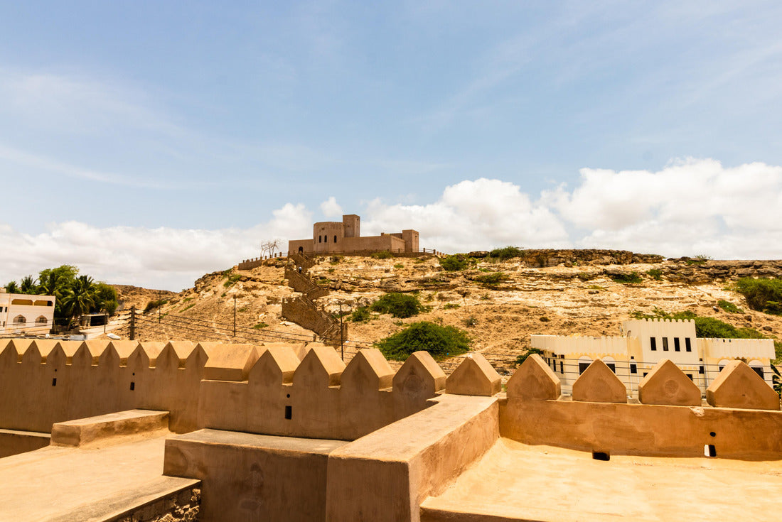 Old castle on the hill in Salalah, Sultanate of Oman 2000pc Puzzle