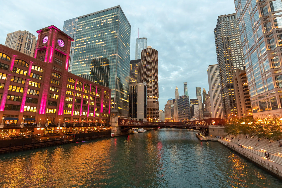 Chicago downtown skyline with buildings on the river 2000pc Puzzle