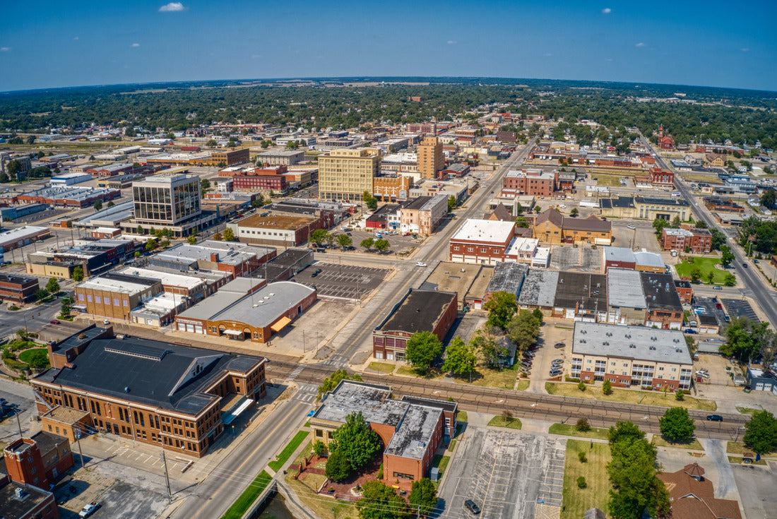 Noah Jigsaw Puzzle Aerial View of Downtown Hutchinson, Kansas in Summer 2000 pieces