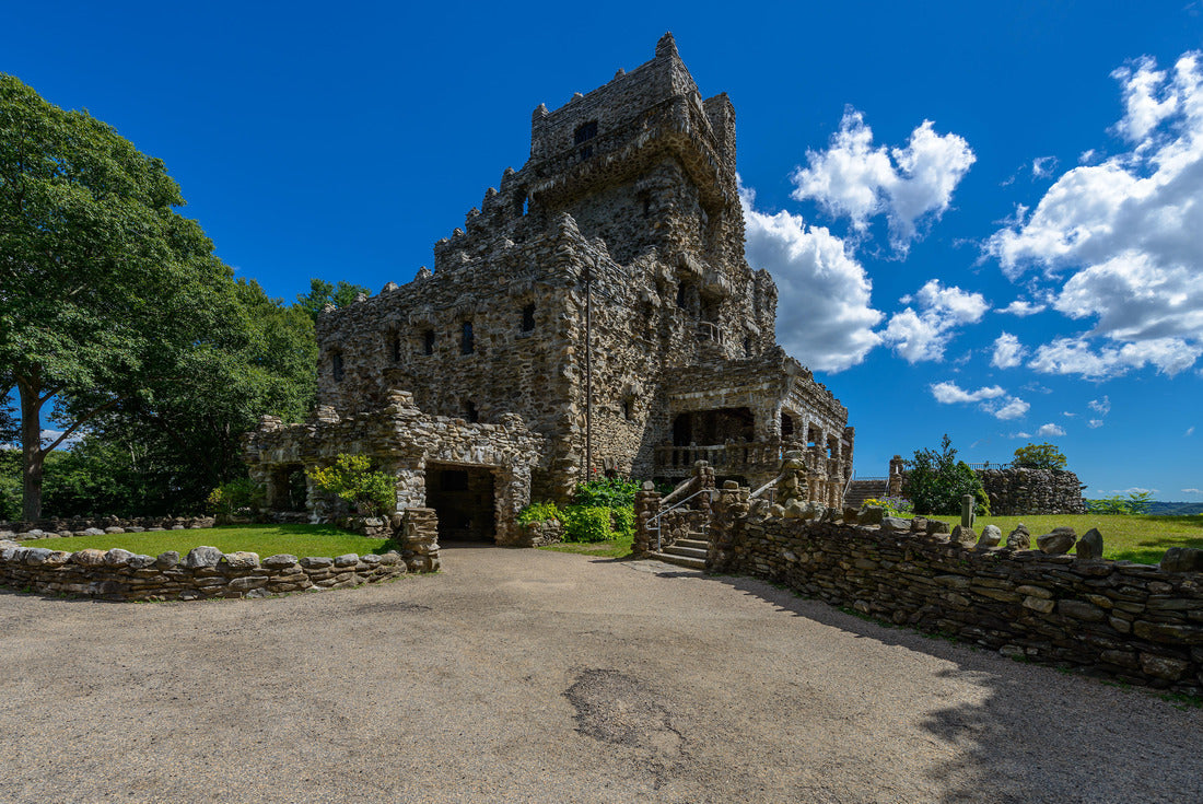 Noah Jigsaw Puzzle Gillette Castle State Park, East Haddam, Connecticut 2000 pieces