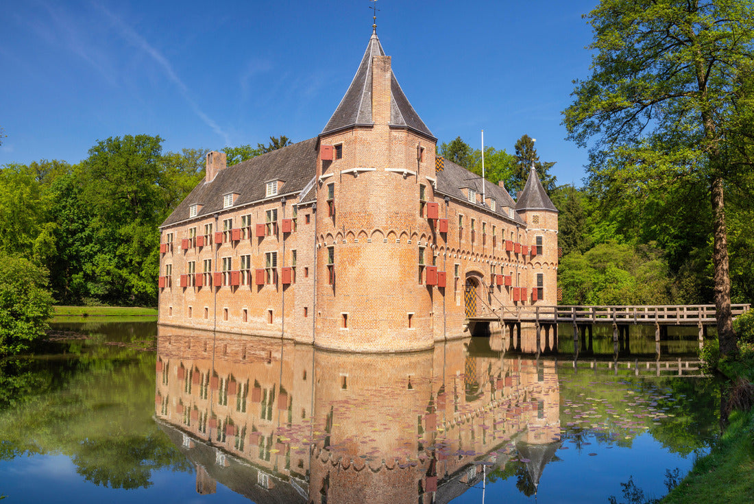 Monumental castle in Apeldoorn surrounded by a moat 2000pc Puzzle