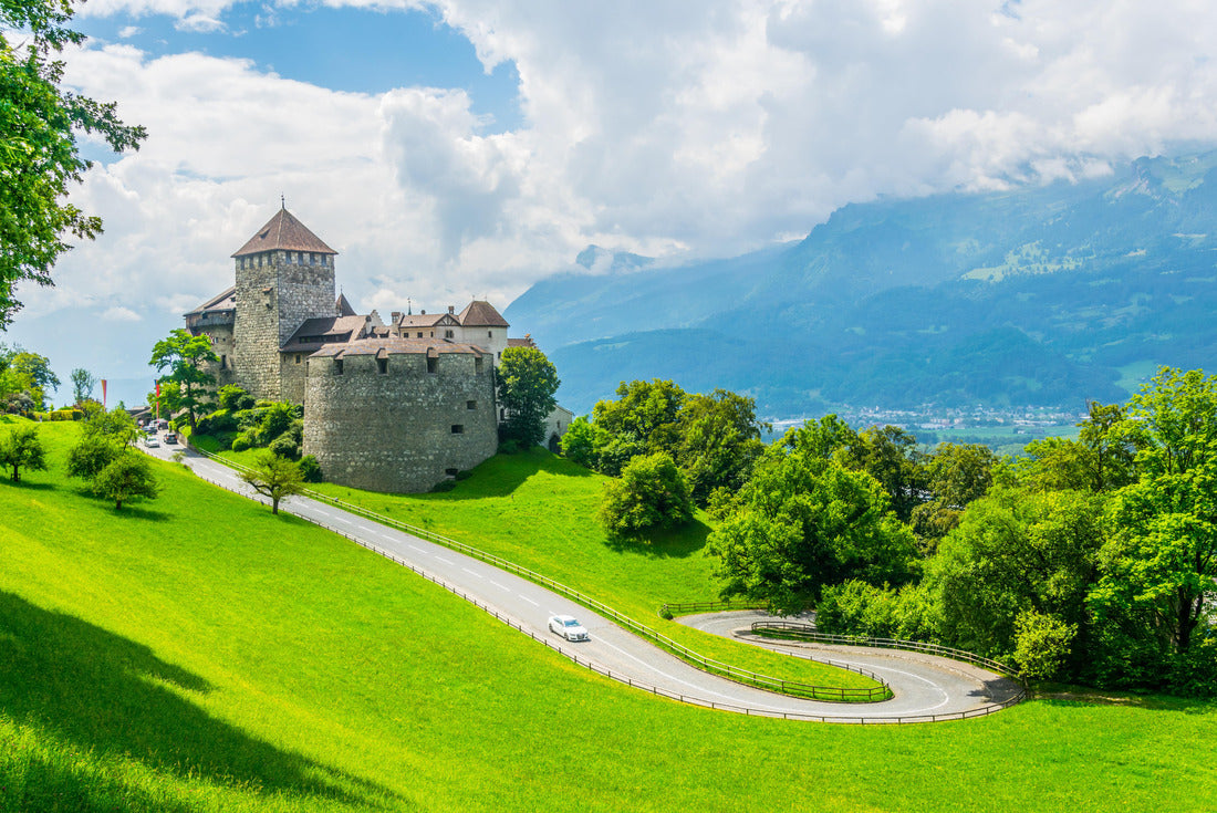 Gutenberg Castle in the Principality Liechtenstein 2000pc Puzzle