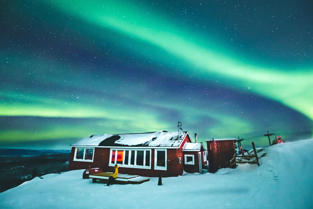Girl watching Aurora borealis in Fairbanks, Alaska 2000pc Puzzle