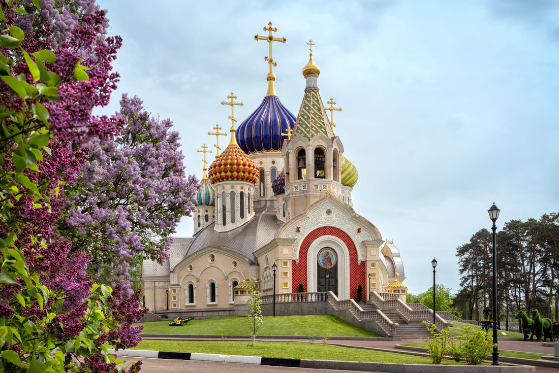 Novo-Peredelkino Church with lilac, Moscow, Russia 2000pc Puzzle
