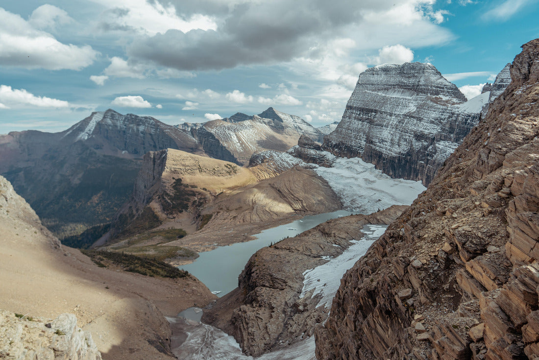 Beautiful view of Glacier National Park in Montana 2000pc Puzzle