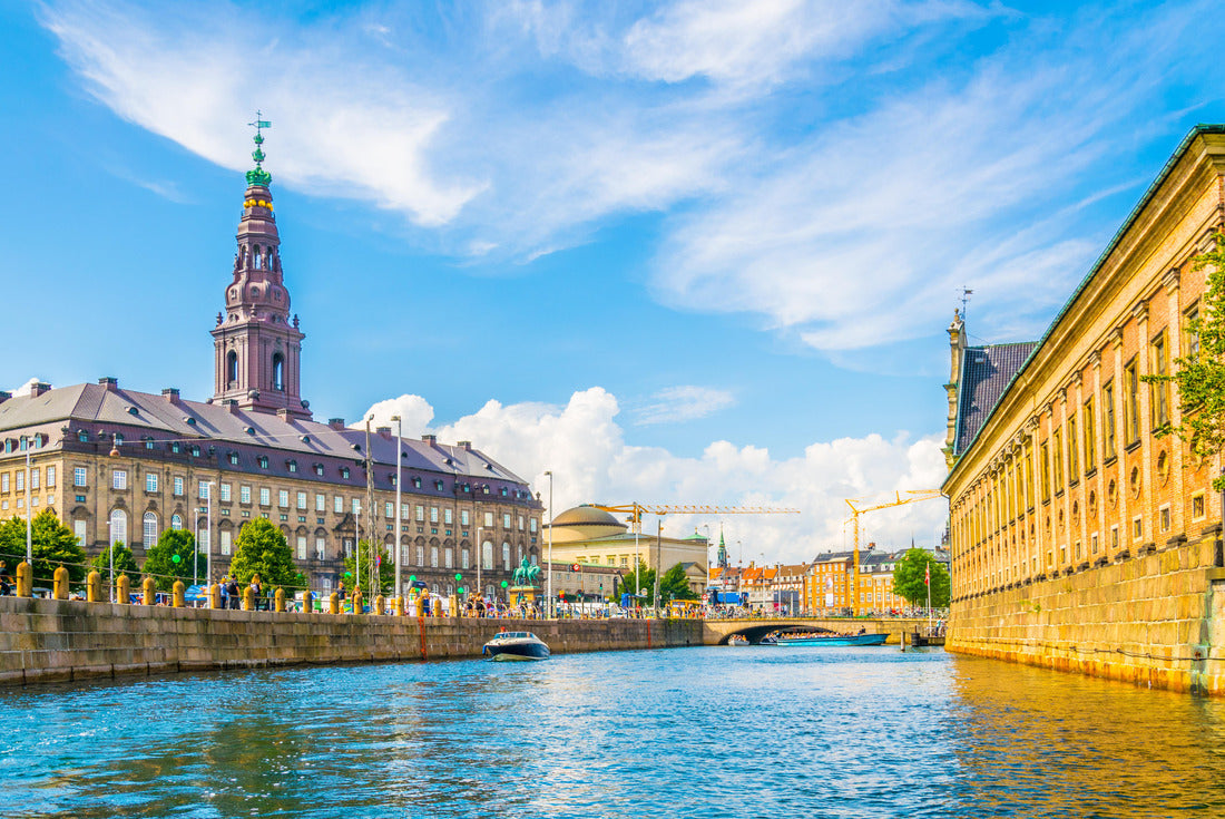 Christiansborg Slot Palace in Copenhagen, Denmark 2000pc Puzzle