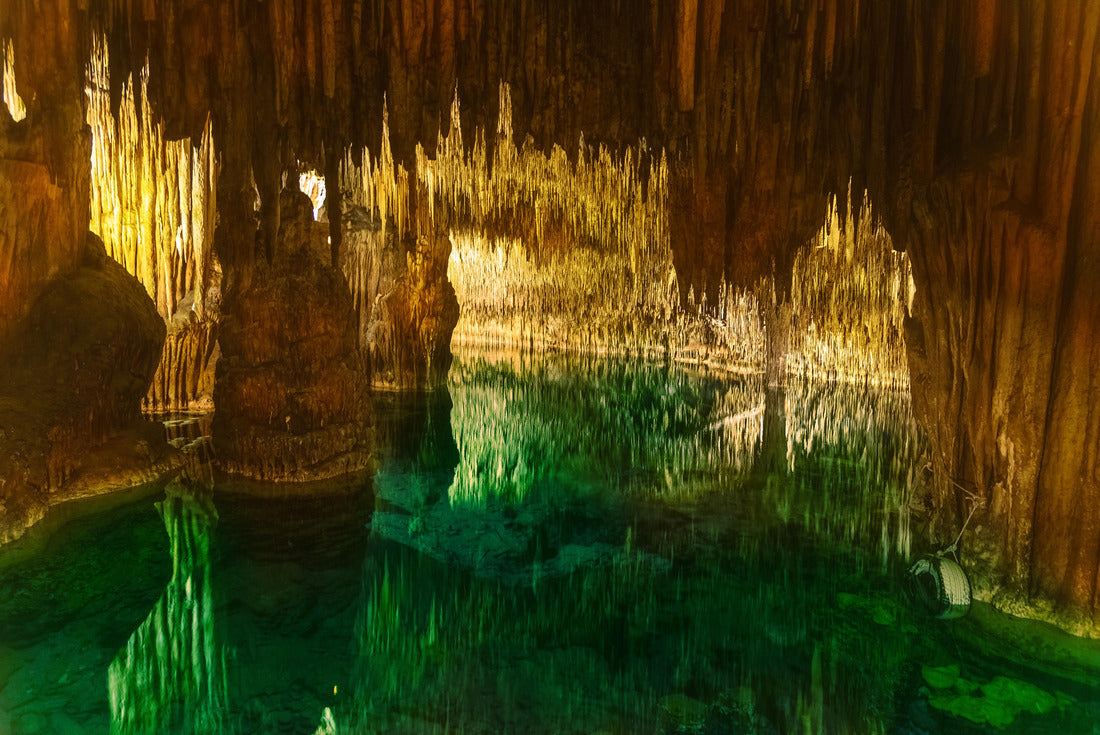 Famous Cuevas del Drach in Mallorca Island, Spain 2000pc Puzzle
