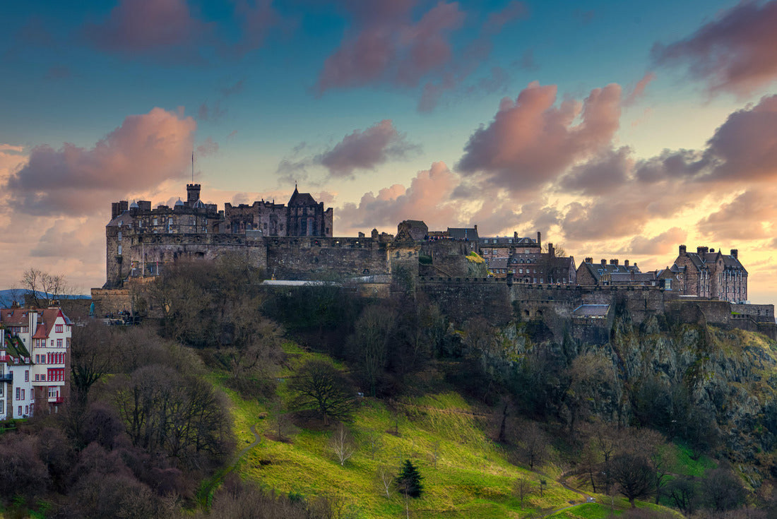 Edinburgh Castle daytime with blue sky and clouds 2000pc Puzzle
