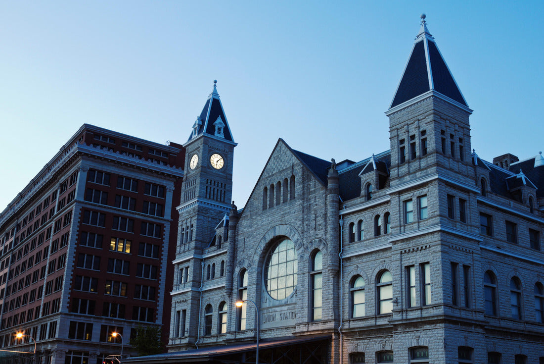 Noah Jigsaw Puzzle Union Station in downtown of Louisville, Kentucky 2000 pieces