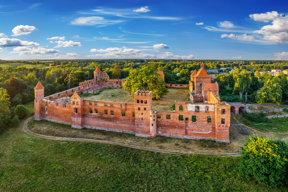 Ruins of a medieval castle in Szymbark near Ilawa 2000pc Puzzle