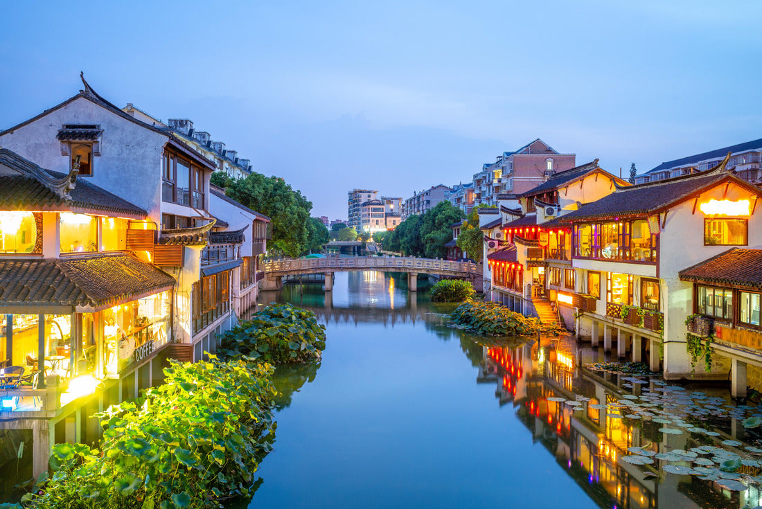 Night Scene of Qibao Old Town in Shanghai, China 2000pc Puzzle