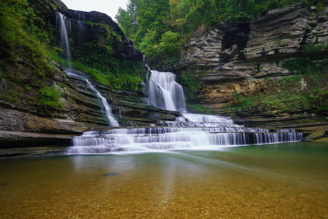 Noah Jigsaw Puzzle Waterfall in Cummins Falls State Park, Tennessee 2000 pieces