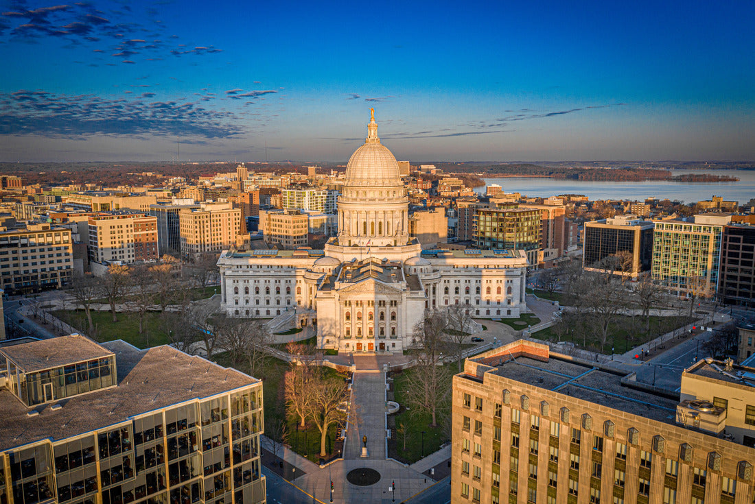 Madison Wisconsin Isthmus and Capitol at sunrise 2000pc Puzzle