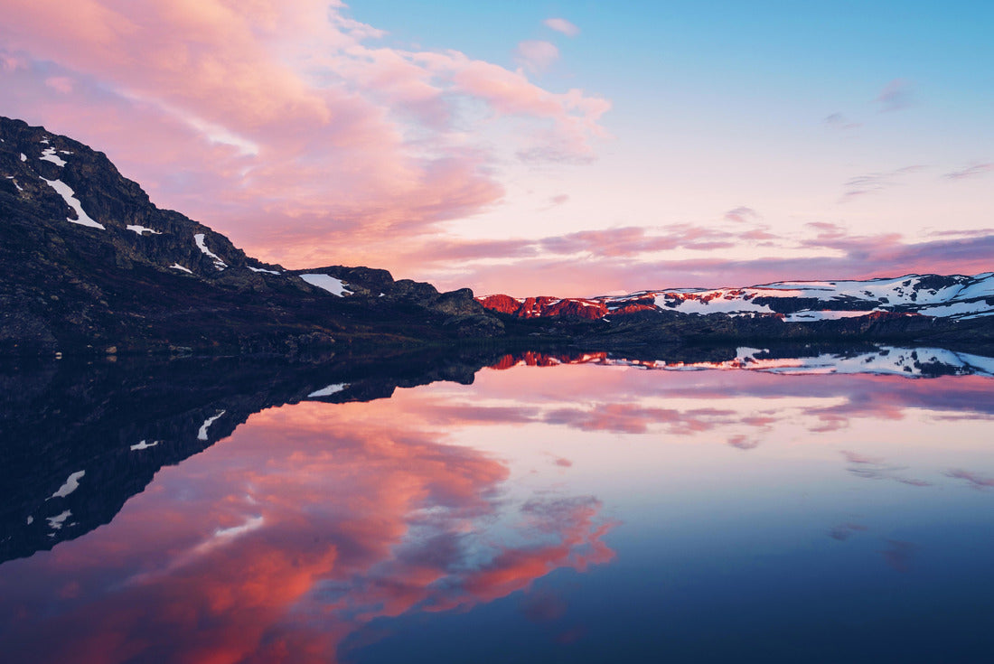 Lake near the Trolltunga in Norway during sunset 2000pc Puzzle
