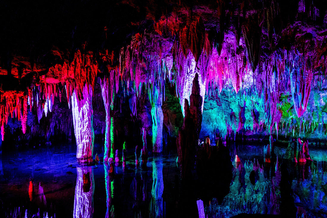 Noah Jigsaw Puzzle Meramec Caverns. Franklin County. Missouri. USA 2000 pieces