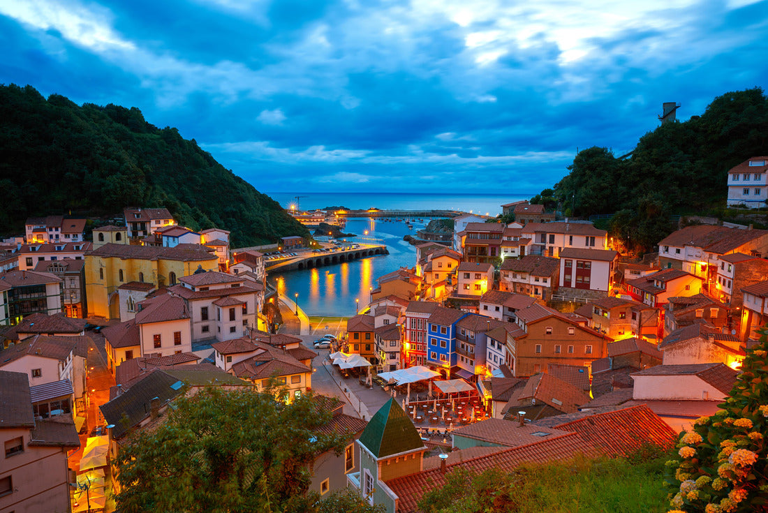 Noah Jigsaw Puzzle Village of Cudillero in Asturias, Spain 2000 Pieces