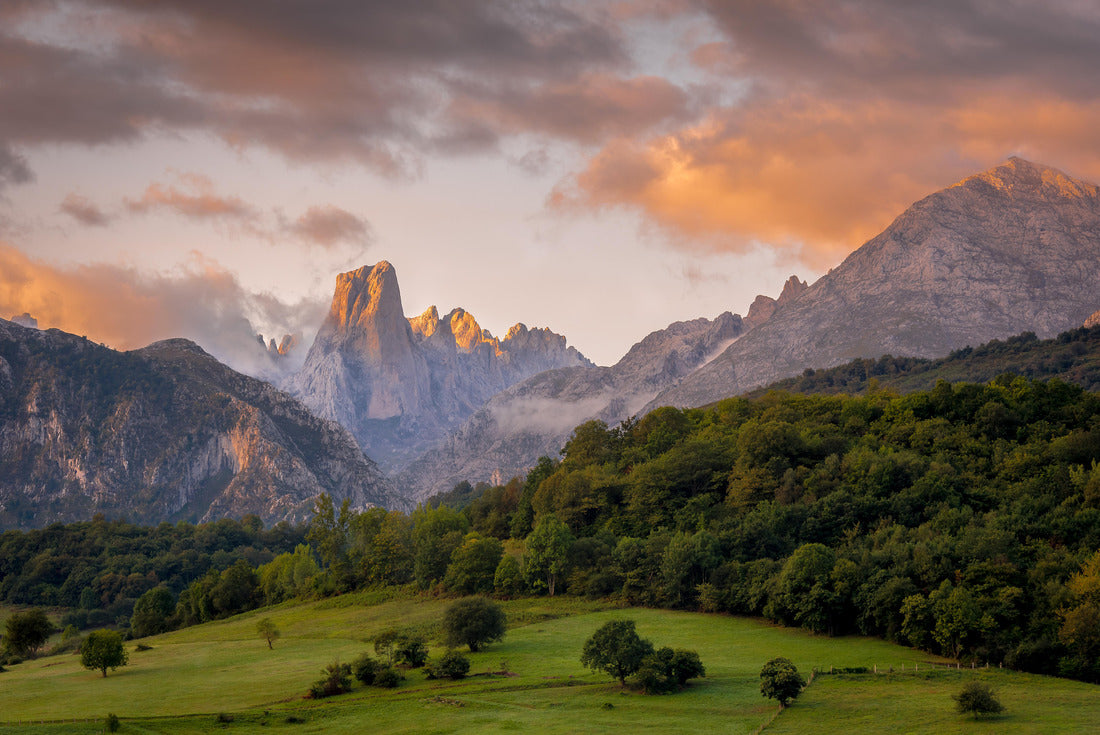 Naranjo de Bulnes in Asturias, Spain 2000pc Puzzle