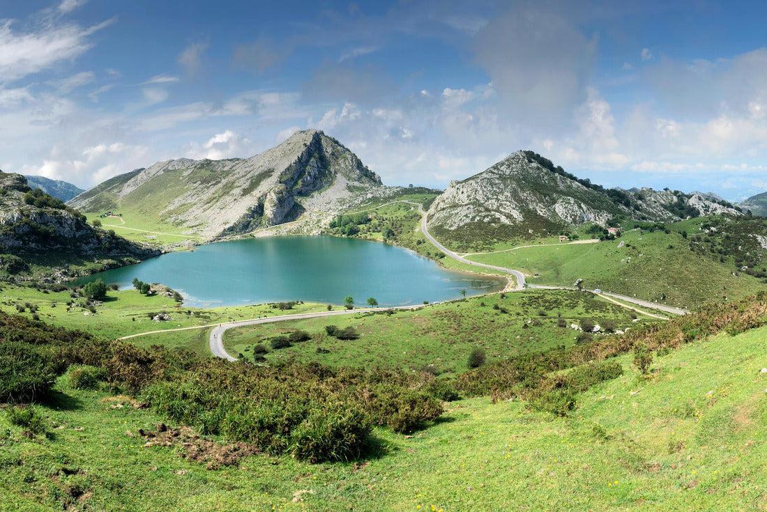Lake Enol at the Covadonga Lakes in Asturias, Spain 2000pc Puzzle
