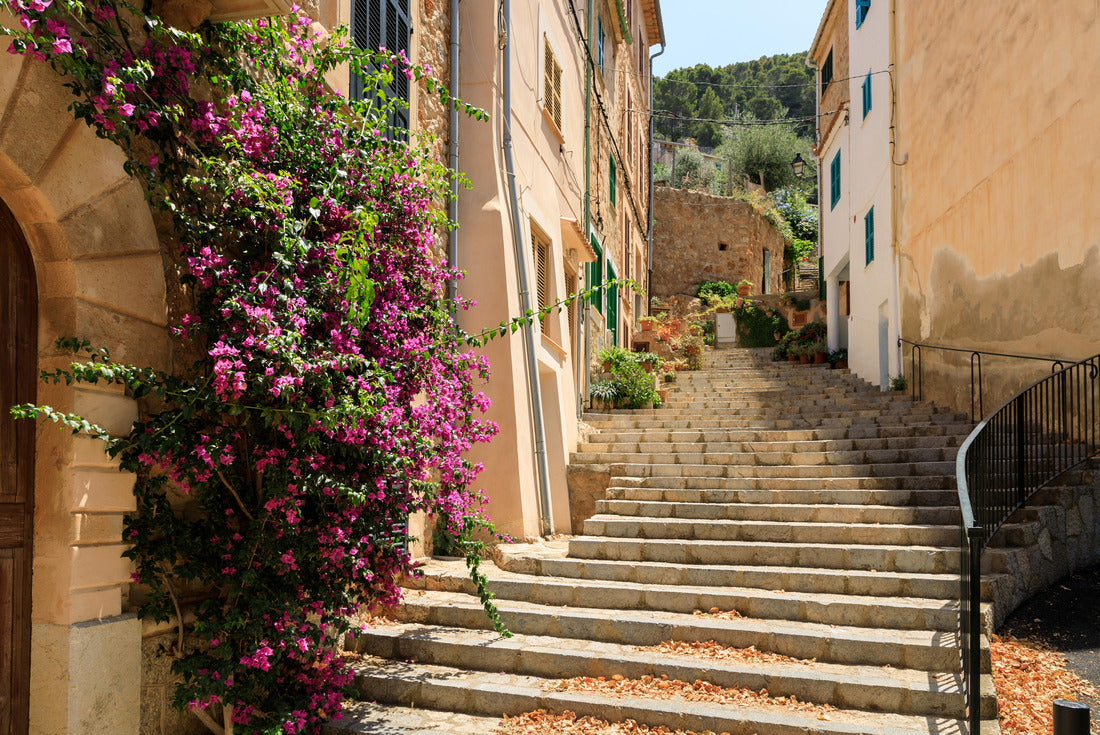 Old street of Banyalbufar town in Mallorca, Spain 2000pc Puzzle