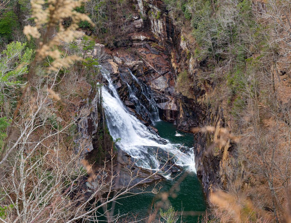 the Tallulah Falls are located in northeast Atlanta, Habersham and Rabun Counties, Georgia. It is a series of six waterfalls that run through Tallulah Gorge, an ancient, 500-foot-high chasmid 1000pc Puzzle