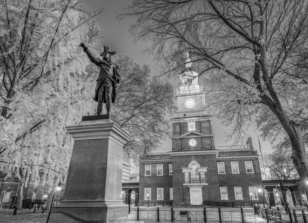Philadelphia, Pennsylvania, USA at Independence Hall in black white