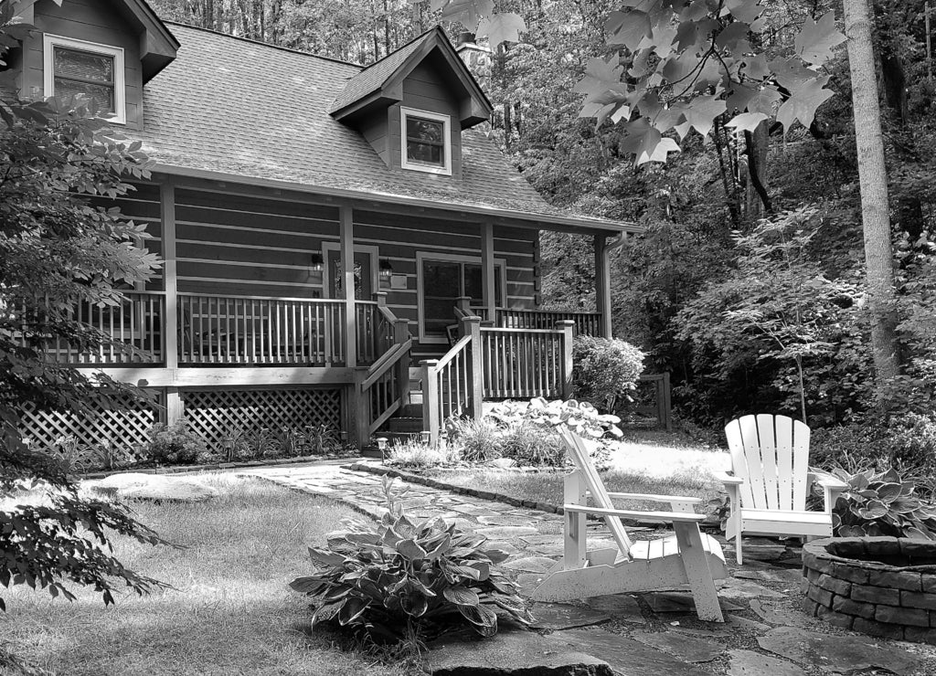 Cabin in North Carolina in black white