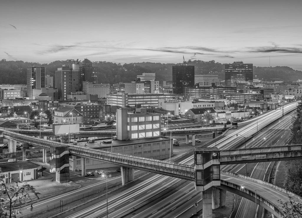 Charleston, West Virginia, USA in black white